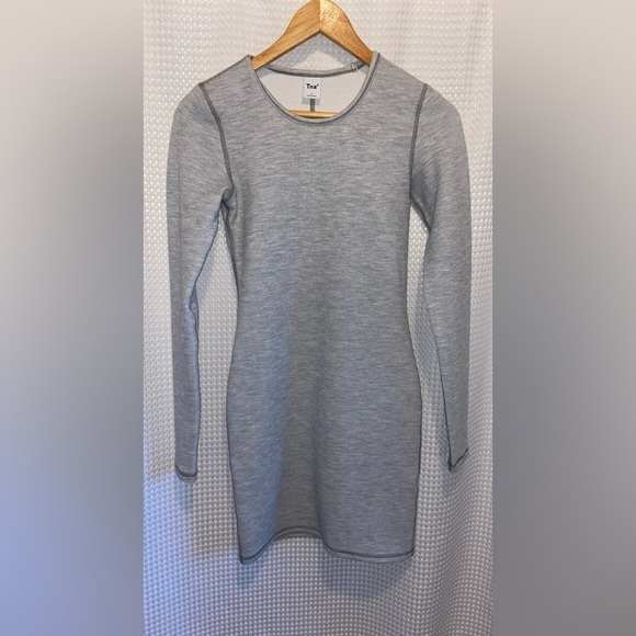 Women’s TNA Aritzia gray Virtue Waffle Knit Thermal Long-Sleeve Dress Sz small - Picture 2 of 12
